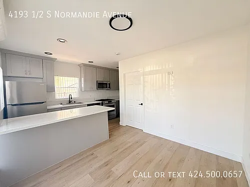 4193 1/2 S Normandie Ave Photo 1