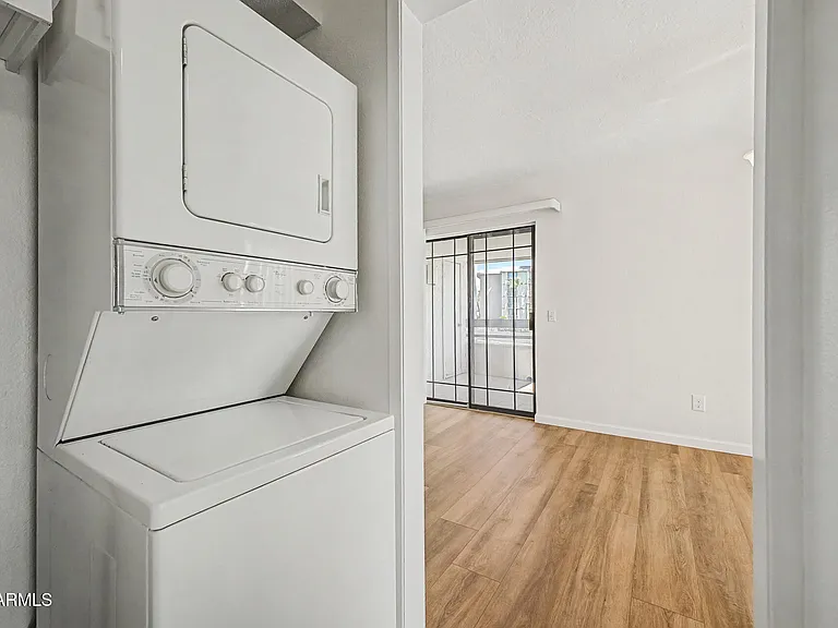 5227 N 24th St #201 — Photo 13