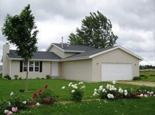 155 Sundance Trl, Capron, IL 61012