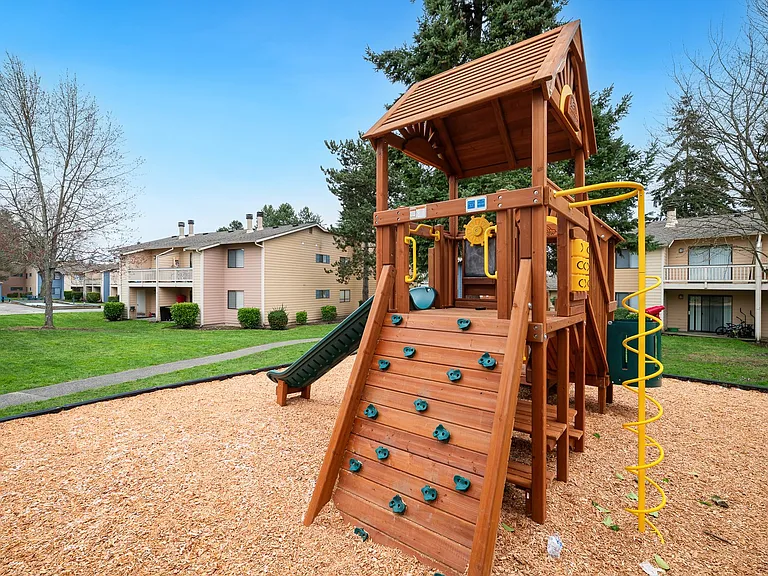Crystal Springs Apartments — Photo 10