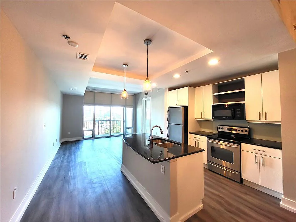 1 bed, 1.0 bath, 956 sqft, $1,800 — Photo 3