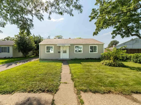 1003 40th St, Moline, IL 61265