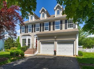 15 Cottage Pl, Branchburg, NJ 08876