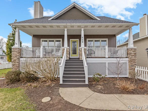 448 Summer Grove Dr, Douglas, MI 49406