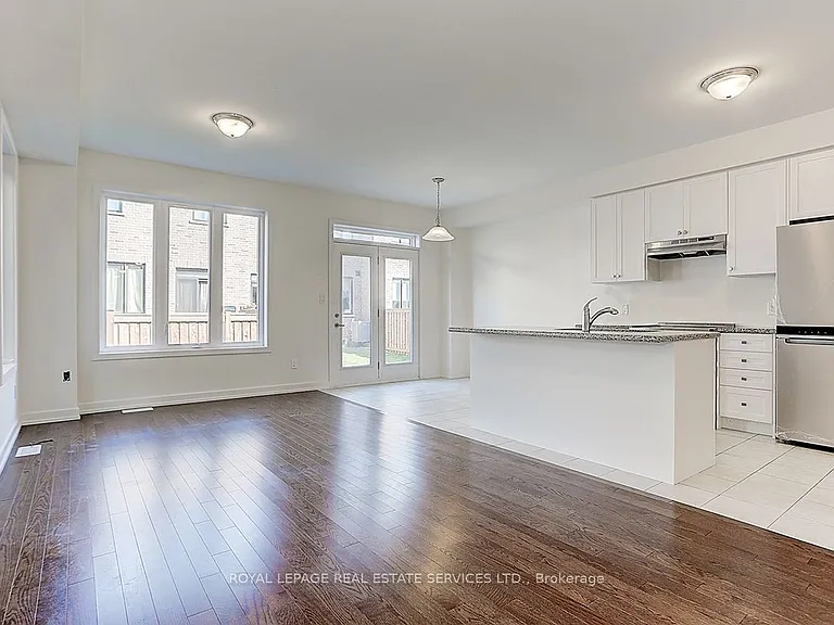 44 Hewison Ave — Photo 5