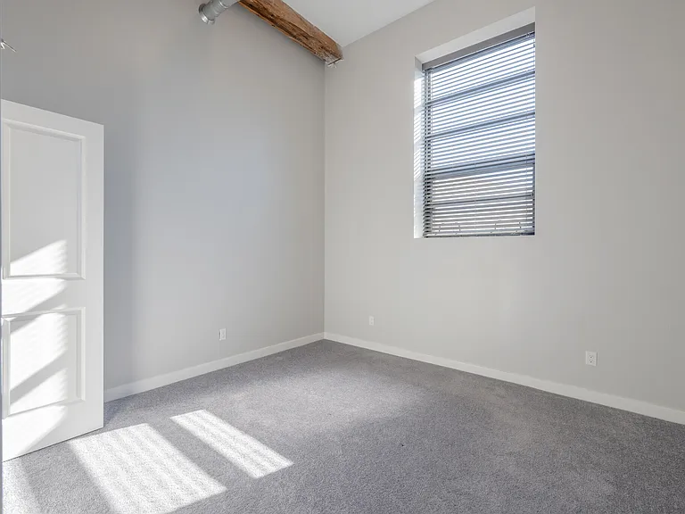 556 Atwells Ave — Photo 12
