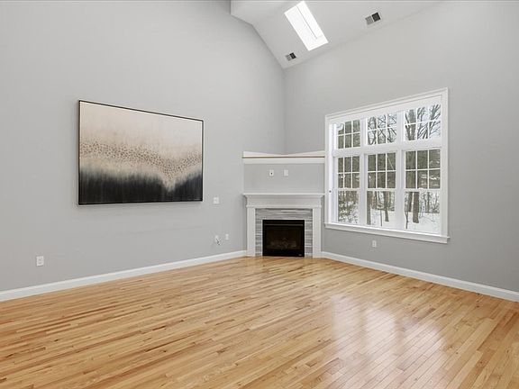 2nd image of 28 Eastover Rd Unit 28