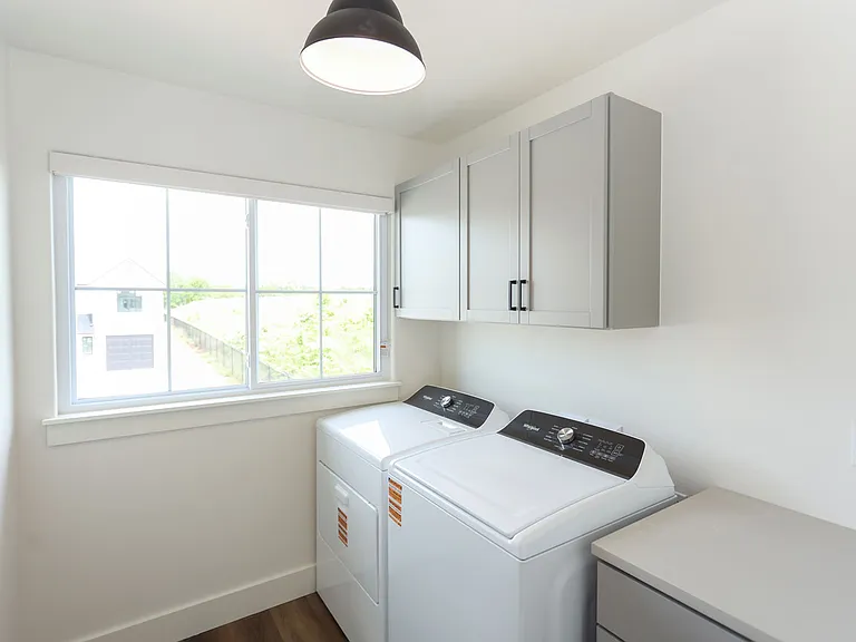 Rivercrest Residences — Photo 17