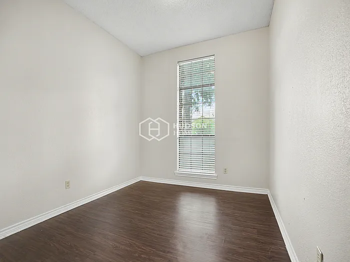 330 Bryant Ln — Photo 14