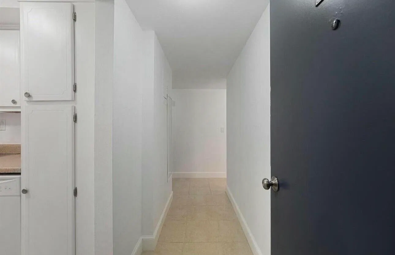 1601 — Photo 3
