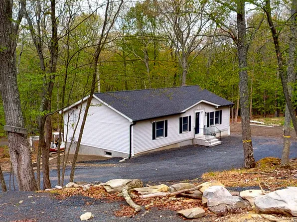 101 Arbutus Ct, Milford, PA 18337