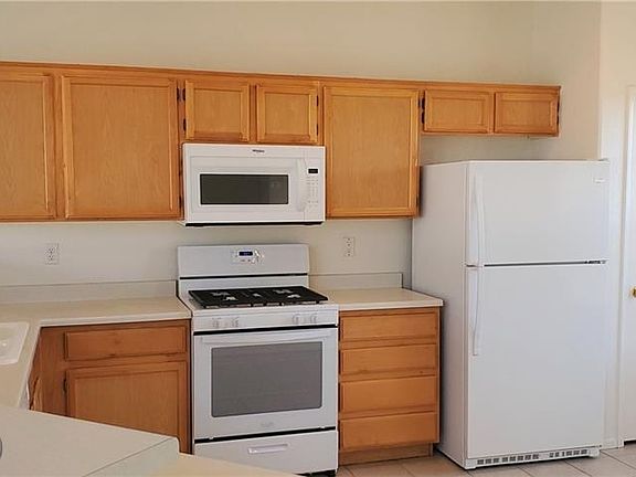 3rd image of 3770 Idlewood Ave