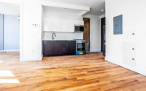 2nd image of 2195 Bergen St #5D
