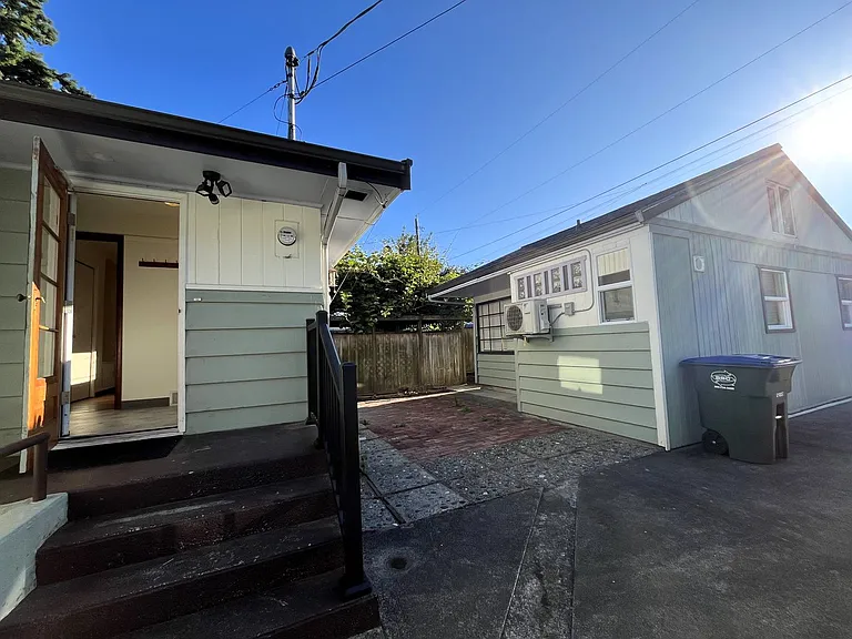 2310 Walnut St — Photo 25