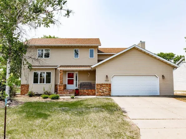 1727 33rd St S, Moorhead, MN 56560