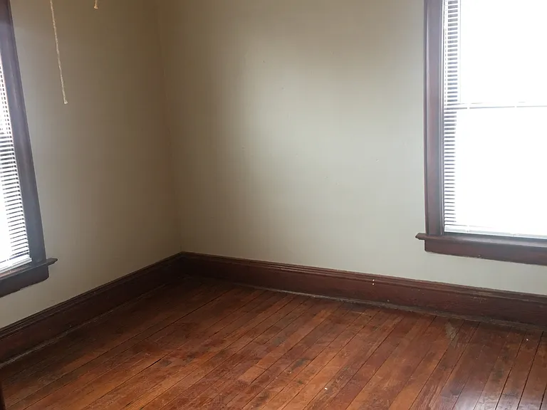 2516 Wirt St — Photo 6