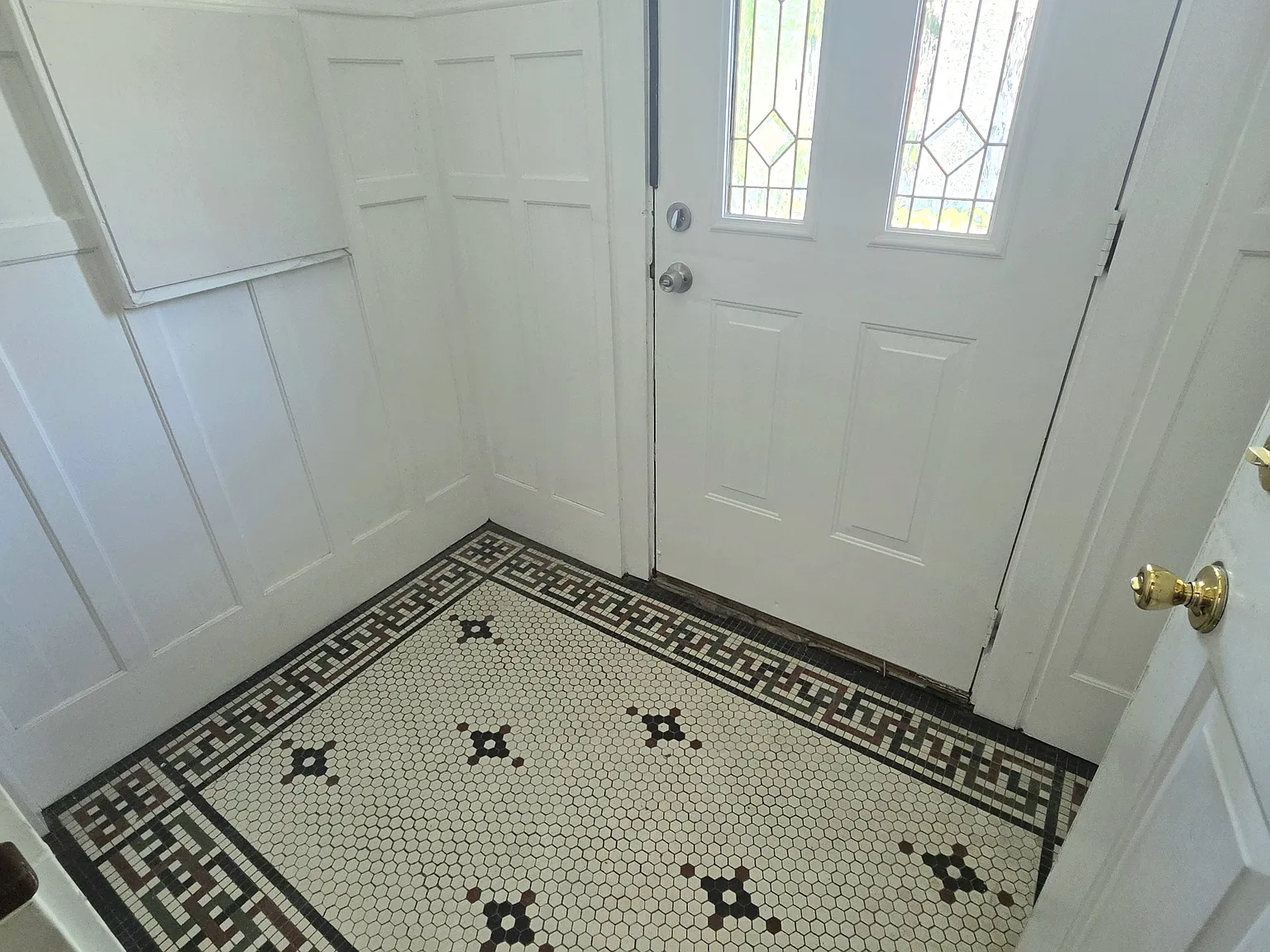 3 bed, 1200 sqft, $2,200 — Photo 4