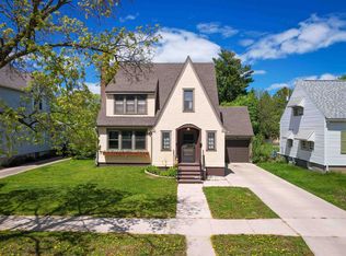 1812 14th Ave, Menominee, MI 49858