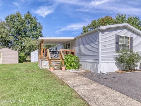 21 Honor Park Trailer Ct, Moosic, PA 18507