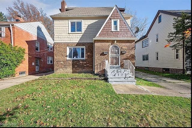 1st image of 876 Eloise Dr #2
