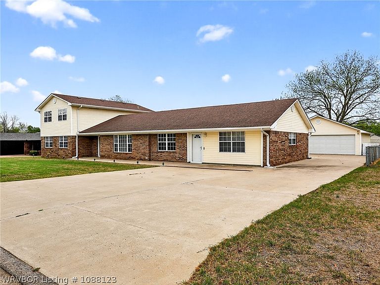 Listing photo 3