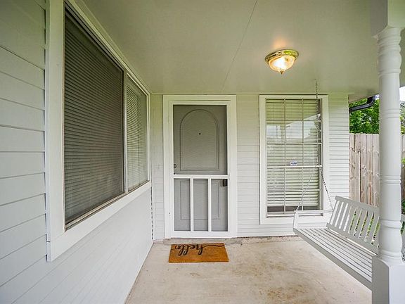 3rd image of 10834 Parkland Woods Dr