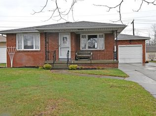 31 Cardy Ln, Depew, NY 14043