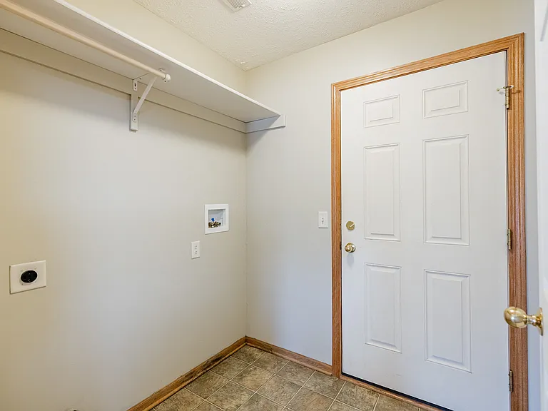 8804 Sicily Ln — Photo 14