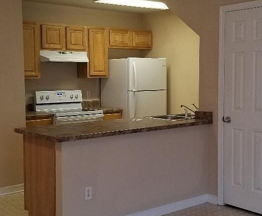 4th image of 17253 Avondale Cir