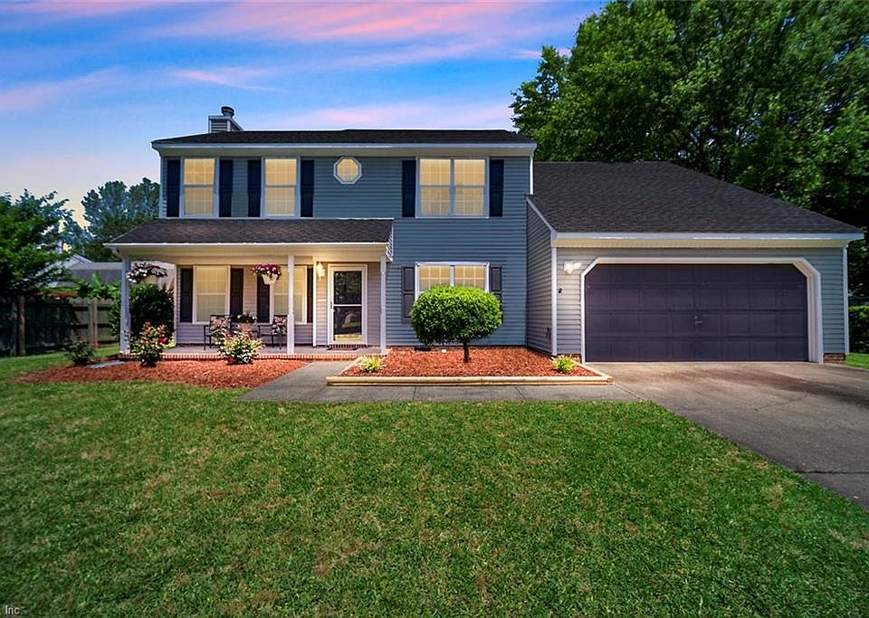 Beautiful Home - Large Yard 