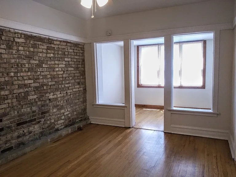 709 W Cornelia Ave #2 — Photo 10