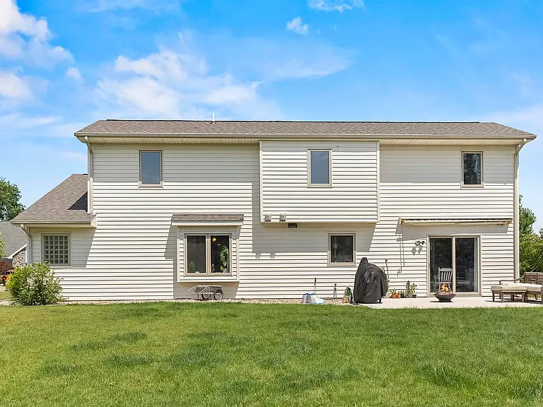 2226 Bluewater Trl — Photo 3