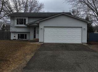 25859 9th St W, Zimmerman, MN 55398