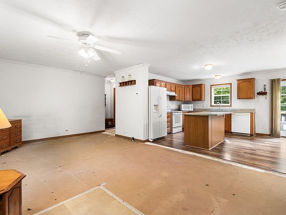 5th image of 2420 Del Rd