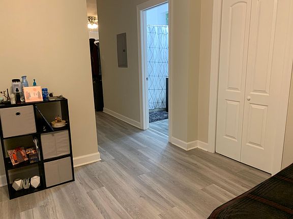 5th image of 647-648 W Roscoe St #G