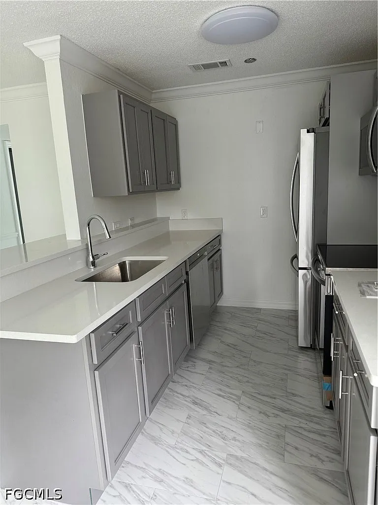 2 bed, 2.0 bath, 875 sqft, $1,799 — Photo 4