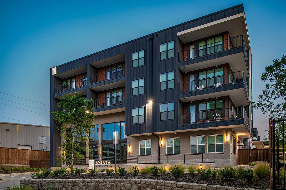 Building Photo - Aviata West Love