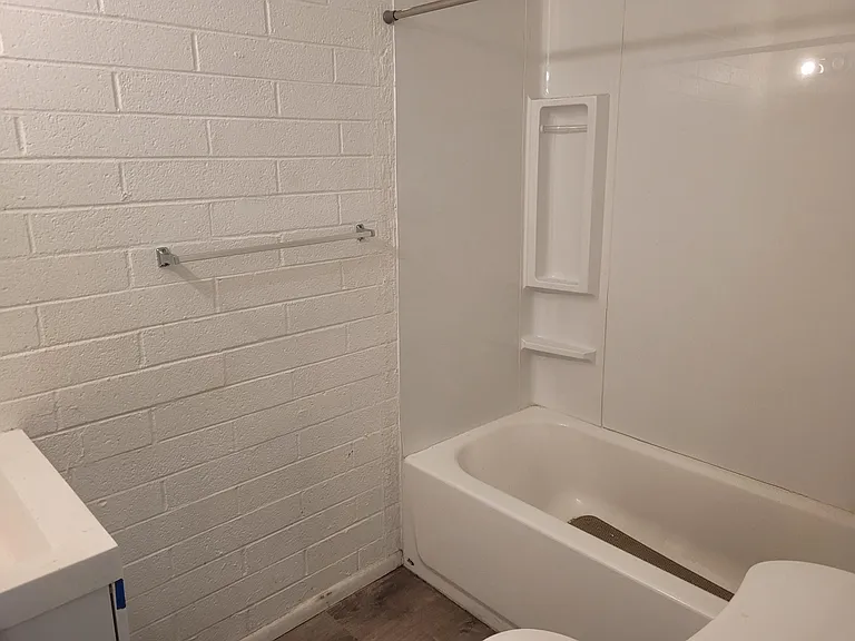 5229 N 59th Dr #1 — Photo 12