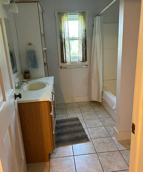 2051 Clay Hl — Photo 8