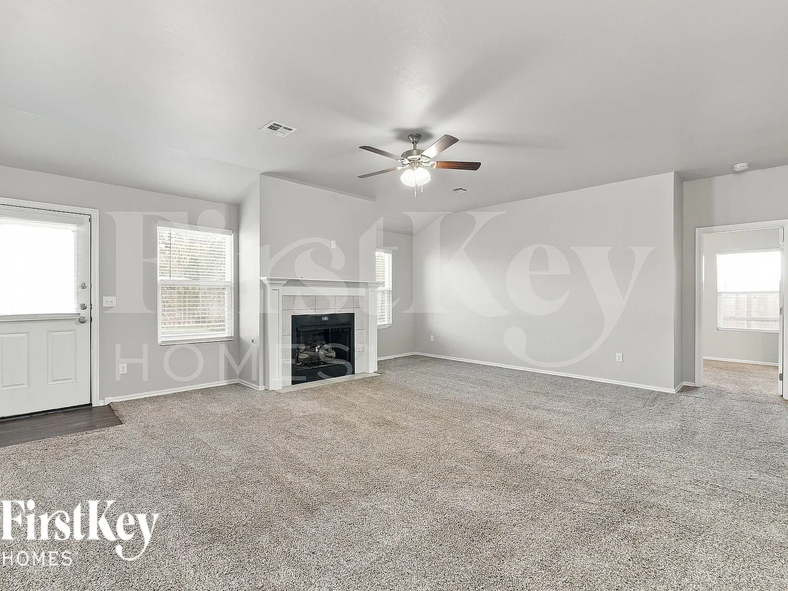 3 bed, 2.0 bath, 1716 sqft, $1,845 — Photo 2