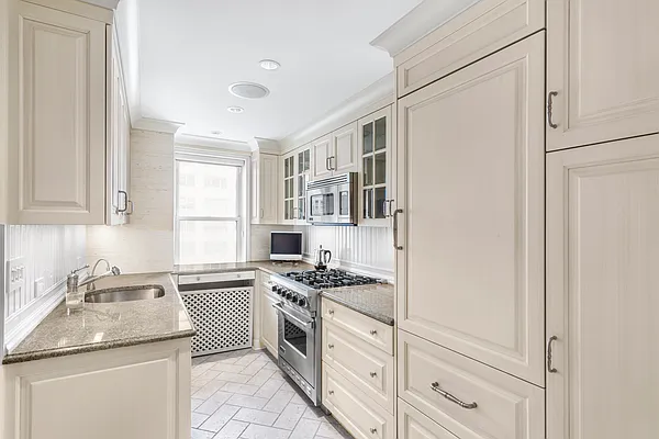 Sold by Douglas Elliman | media 5