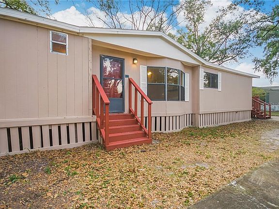 4th image of 127 Clearwater Ct
