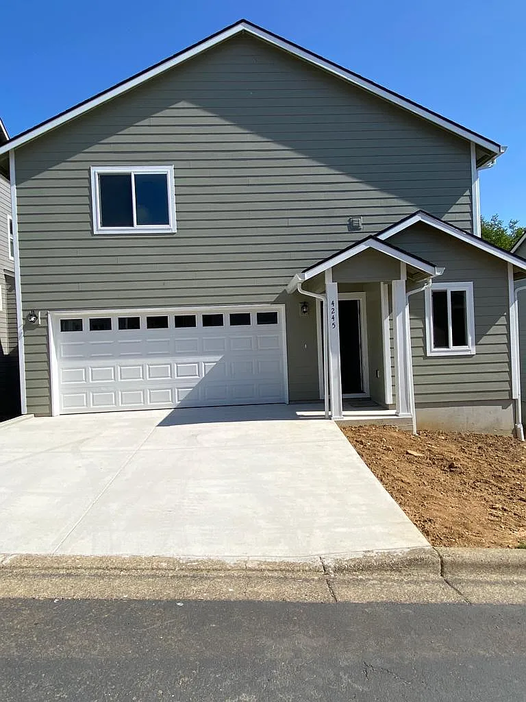 Newer Construction 3bed/ 2.5bath Home — Photo 1