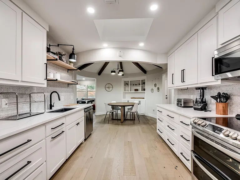 2836 Meadowbrook Dr — Photo 15