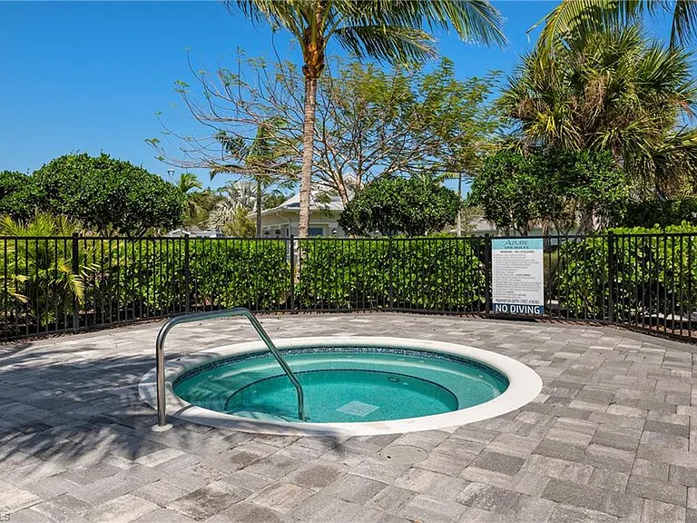 8897 Redonda Dr — Photo 31