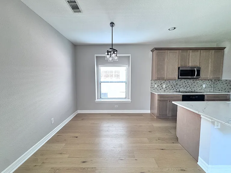 6504 Diamond Dr — Photo 10