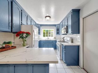 6 Gardenia Ct, East Palo Alto, CA 94303