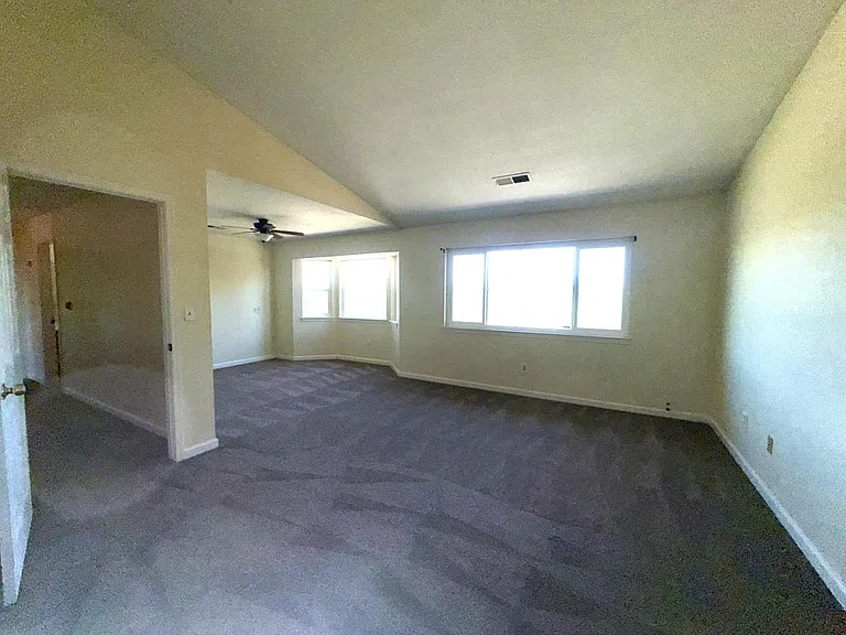 17800 Henry Rd — Photo 14