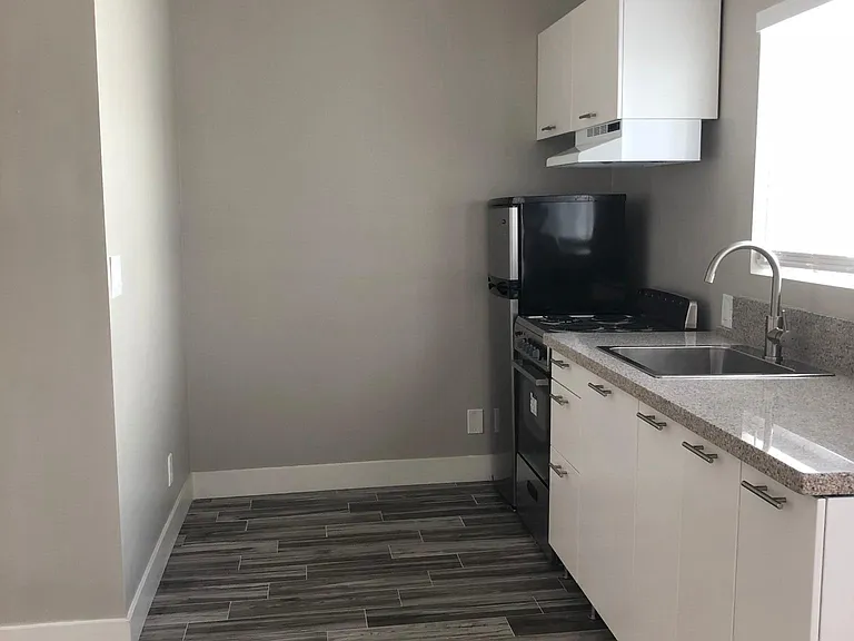 635 Elm Ave #19 — Photo 6