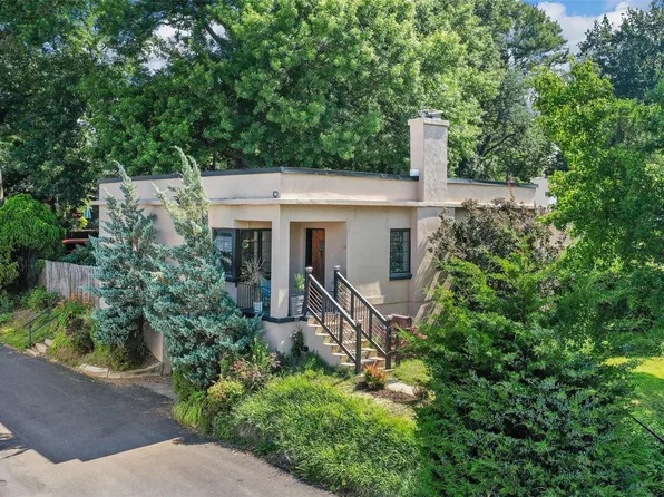 8763 White Ave, Saint Louis, MO 63144